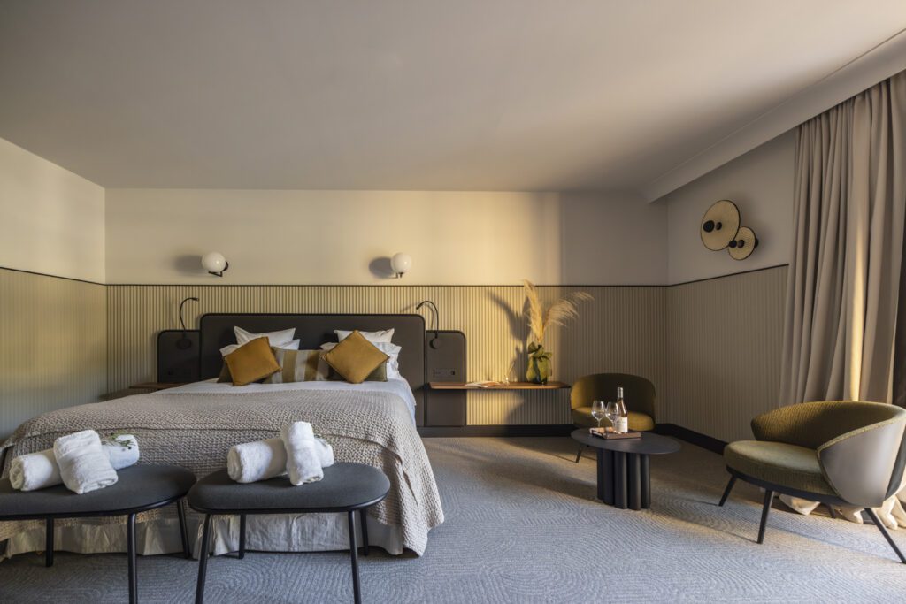 Chateau de Lastours Chambre Deluxe coté hôtel 4 étoiles Resort