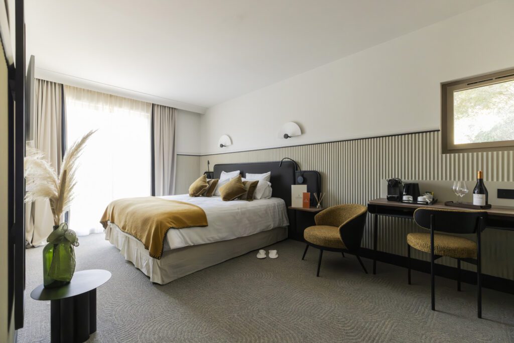 Chateau de Lastours Chambre supérieure coté hotel 4 étoiles