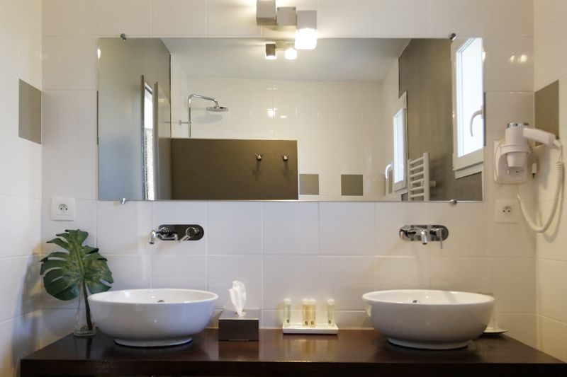 Salle de bain villa à louer Lauredes à Narbonne